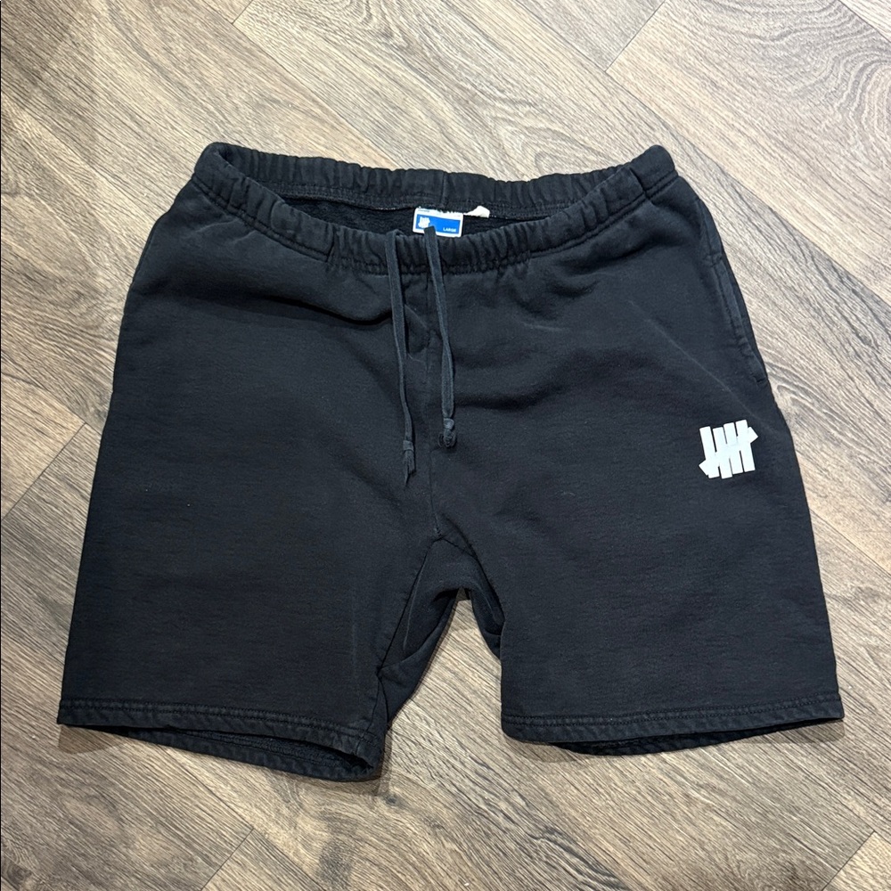 Like new Undefeated Black cloth Athletic Shorts